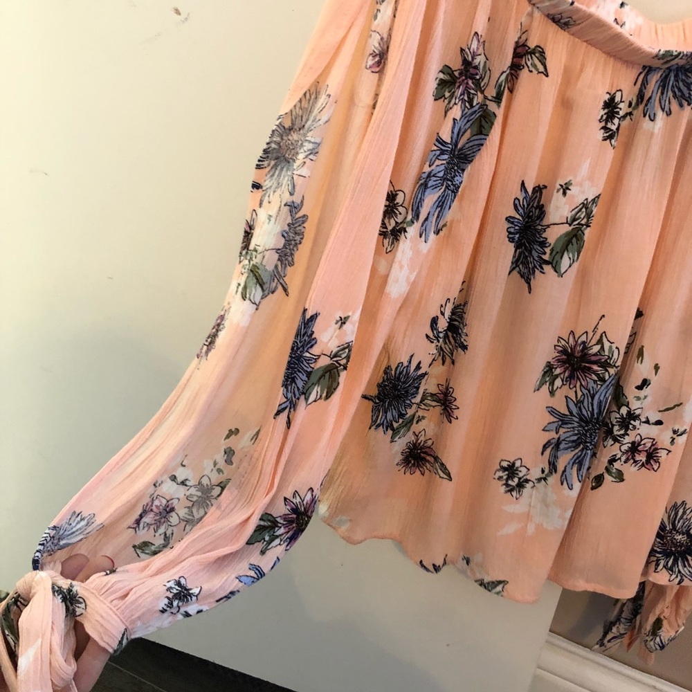 Off shoulder blouse - Picture 2 of 3